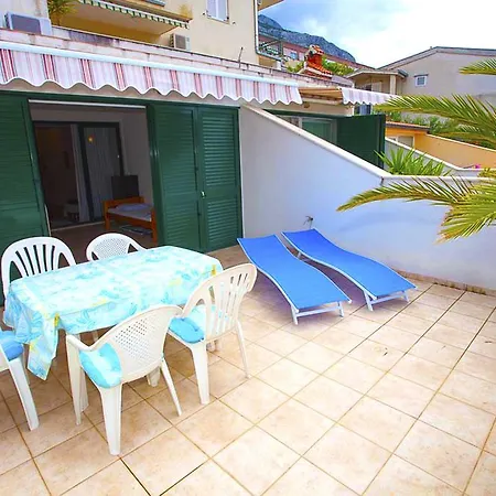 Daire Jarak Center Makarska